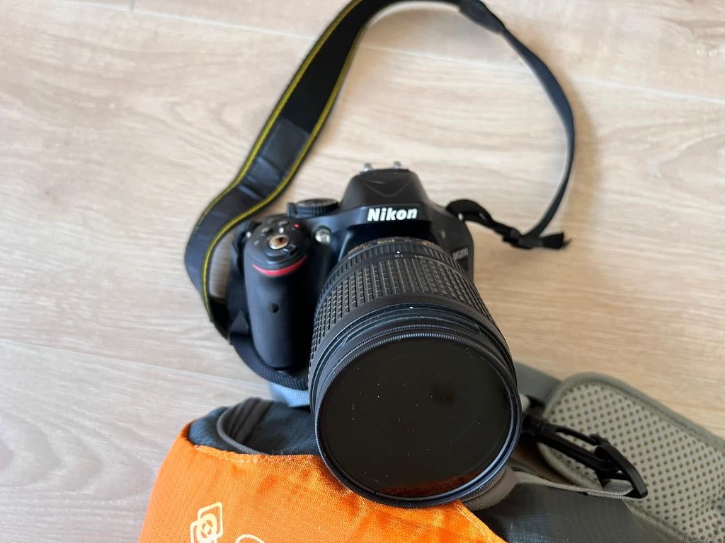 Nikon D5200 met 18-140 mm zoomlens, Ophalen, Spiegelreflex, Zo goed als nieuw, Nikon
