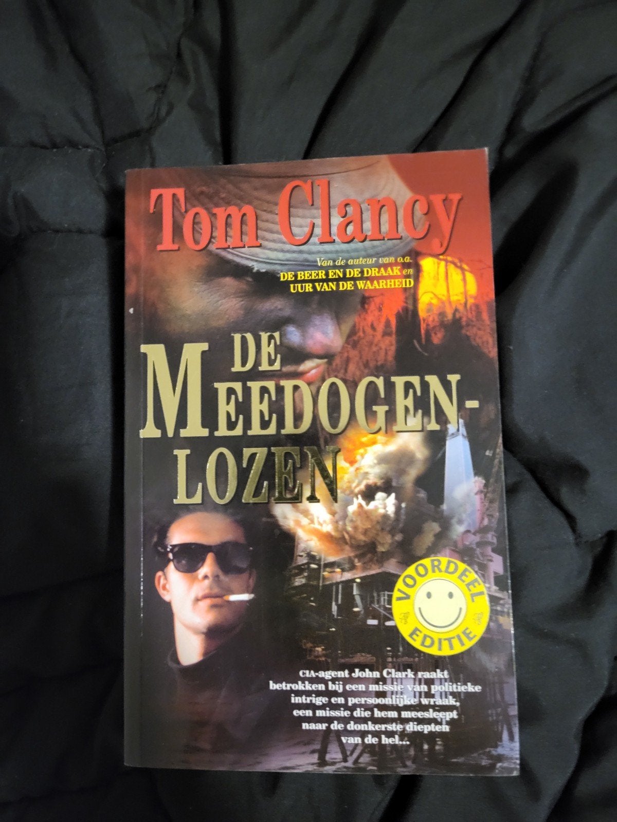 Tom Clancy - De Meedogenlozen (Voordeel Editie), Boeken, Ophalen of Verzenden, Gelezen, Tom Clancy