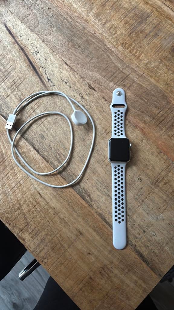 Apple watch 3 1x gebruikt, Ophalen of Verzenden, Zo goed als nieuw, Zwart, IOS