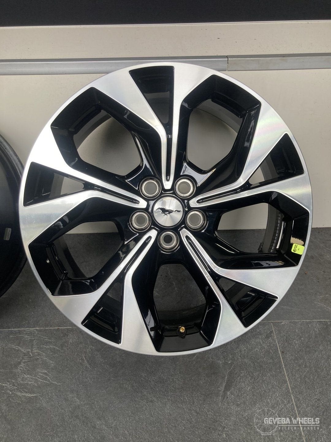 19” originele Ford Mustang Mach-e / Ford Kuga velgen 5x108 L, 19 inch, Gebruikt, Velg(en), -