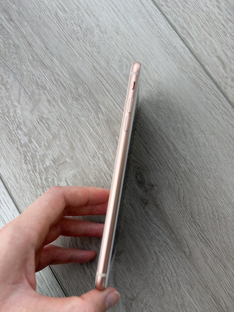 Foto 8 van iPhone 8 Plus 128GB Roségoud – nette staat