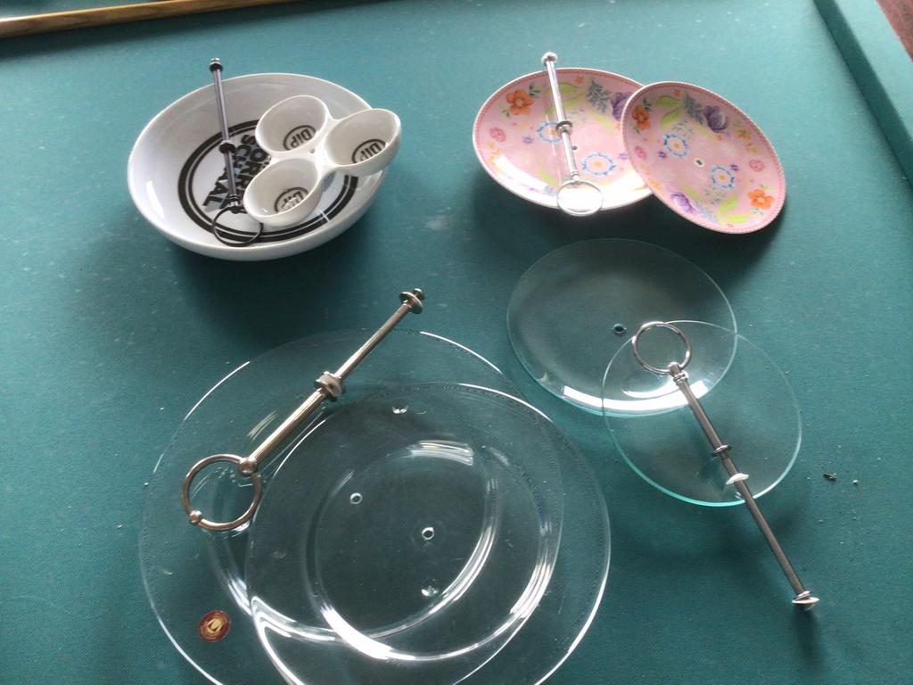 4 etagere schalen 2 hoog, Ophalen, Zo goed als nieuw