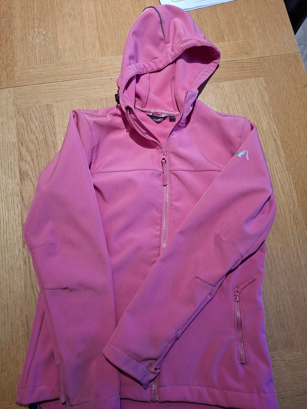 Roze softshell jas Mountain Peak, maat 152/164, Ophalen, Zo goed als nieuw, Maat 34 (XS) of kleiner, Mountain Peak