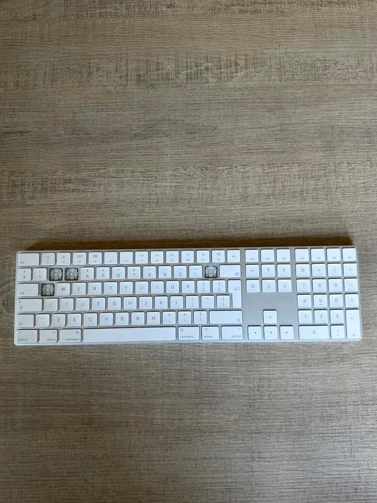 Apple Magic Keyboard 2 met Nummeriek, Computers en Software, Toetsenborden, Ophalen of Verzenden, Qwerty, Gebruikt, Draadloos