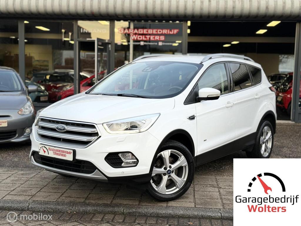 Ford Kuga 1.5 Titanium 183pk autmaat trekhaak vol opties, Automaat, Zwart, 4 cilinders, Met garantie (alle)