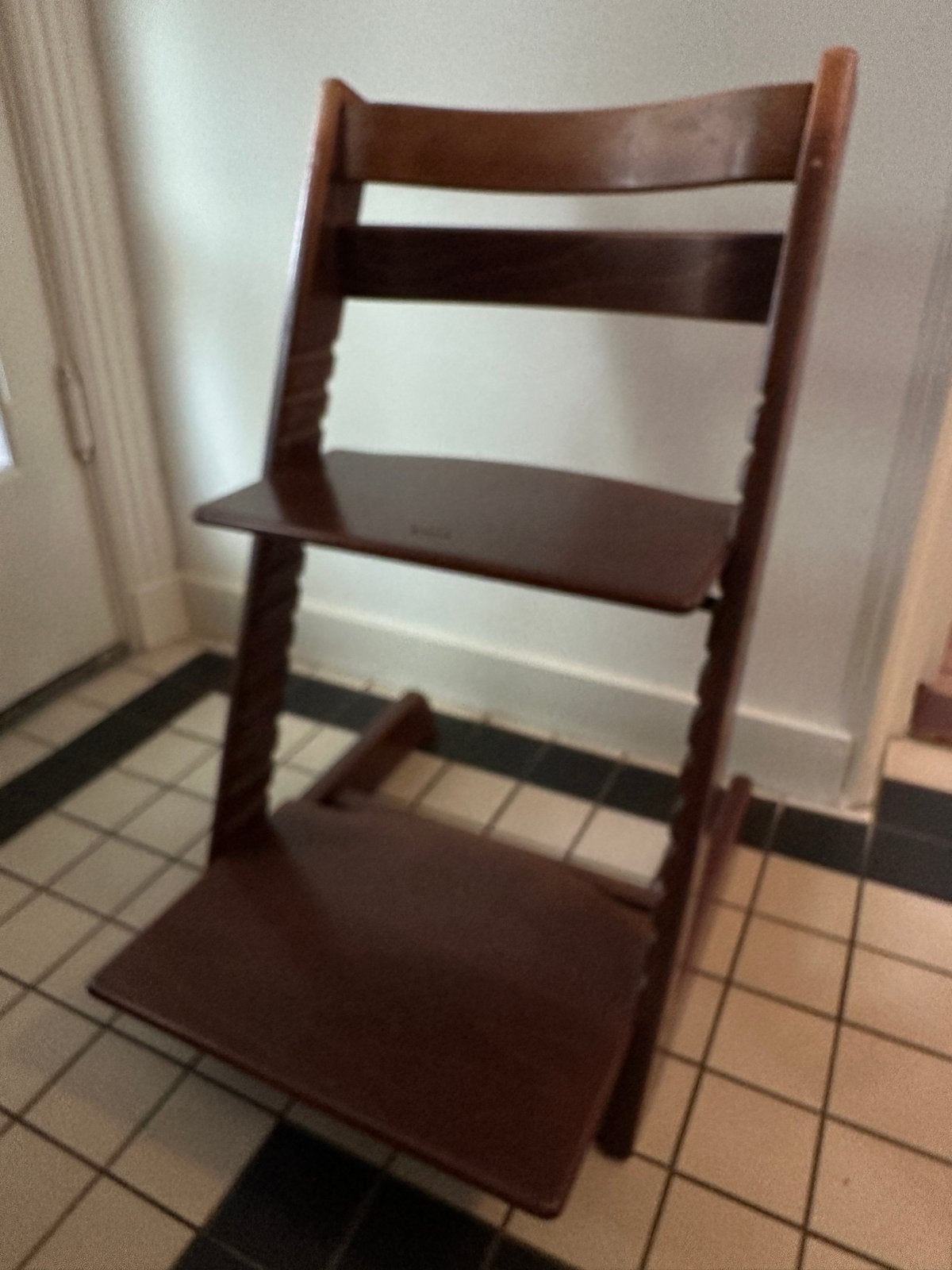 Stokke Tripp Trapp meegroeistoel - Donkerbruin, Ophalen, Gebruikt, Meegroeistoel, Aanschuifbaar