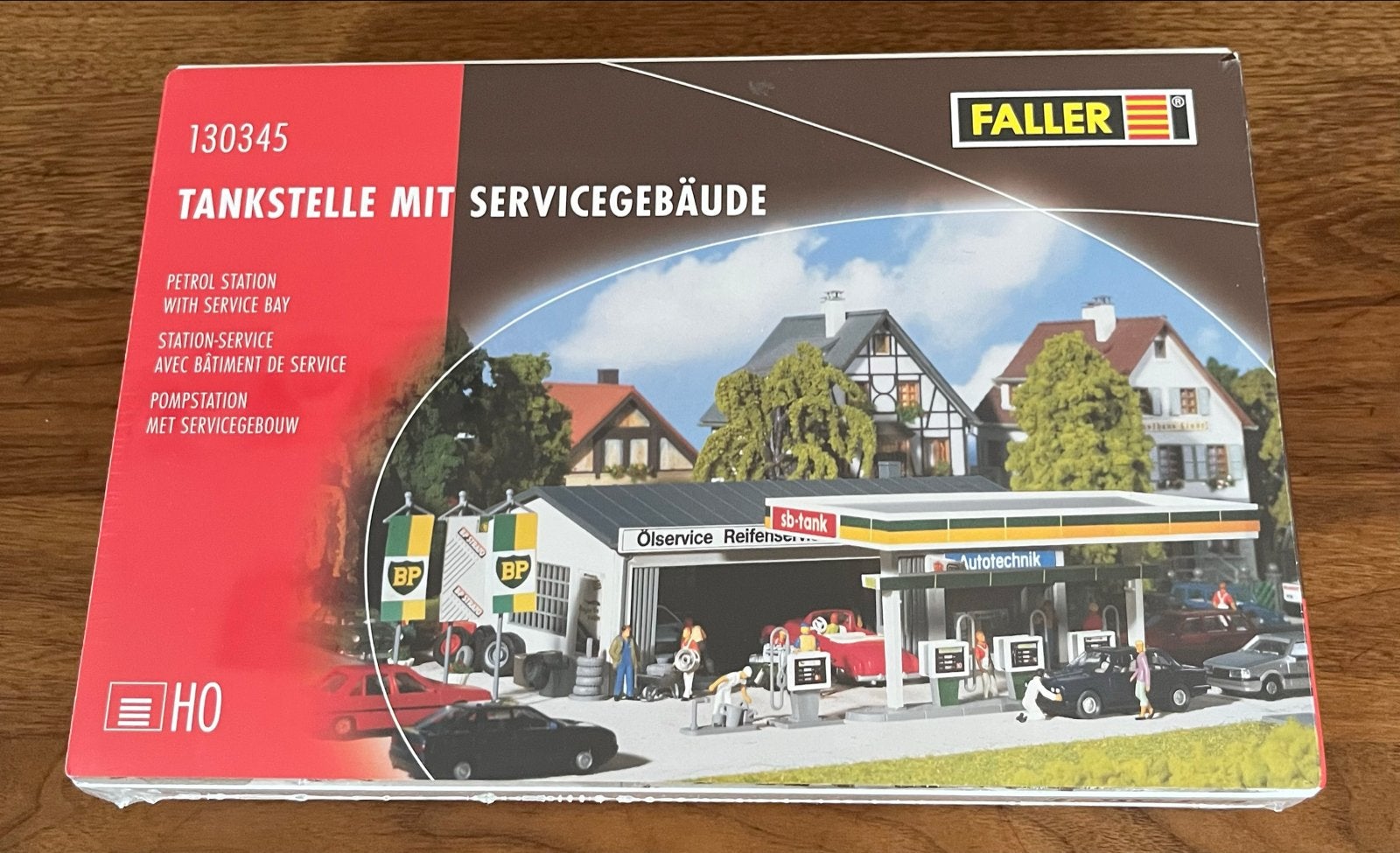 Faller Tankstelle met Servicegebouw H0 130345 Nieuw, Hobby en Vrije tijd, Modeltreinen | H0, Ophalen of Verzenden, Nieuw, Brug, Tunnel of Gebouw