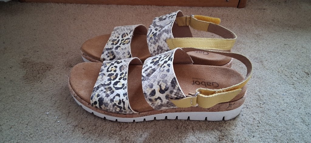 Mooie Gabor comfort sandalen 41,5 (7 1/2) breedte G als nw, Wit, Gabor, Zo goed als nieuw, Sandalen of Muiltjes