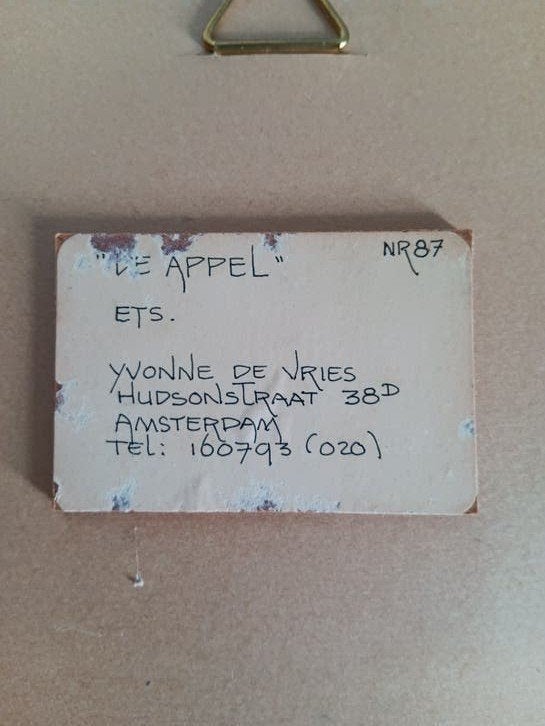 De Appel - Ets van Yvonne de Vries (1979), Dagelijks leven, Genummerd, Ophalen of Verzenden, 1950 - 1999