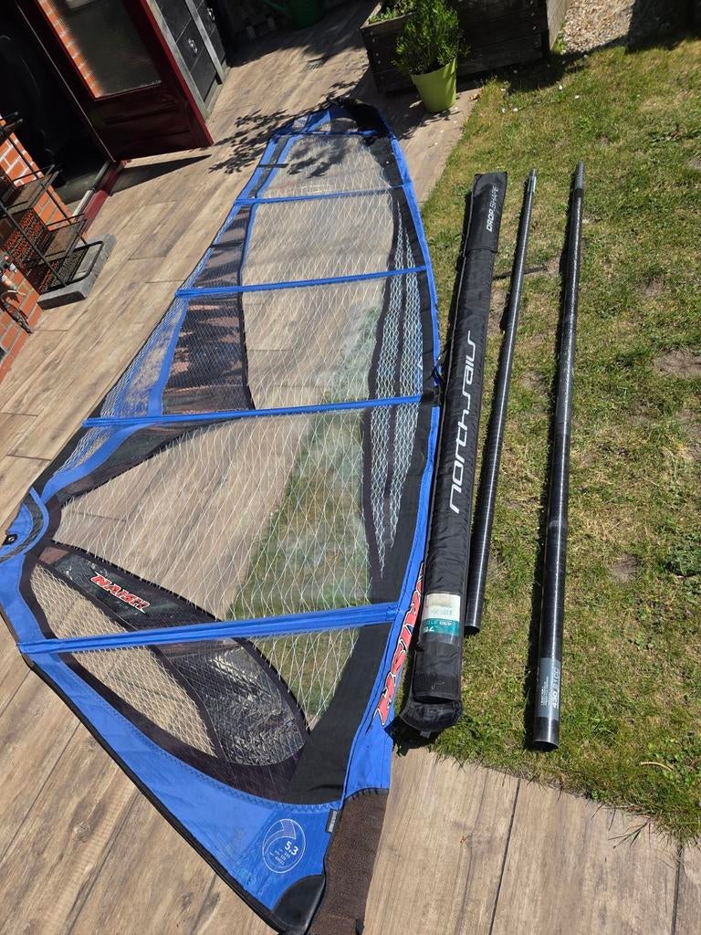 Naish Force 5.3 surfzeil met dropshape mast 370, Watersport en Boten, Windsurfen, Met mast, 5 tot 6.5 m², Ophalen of Verzenden