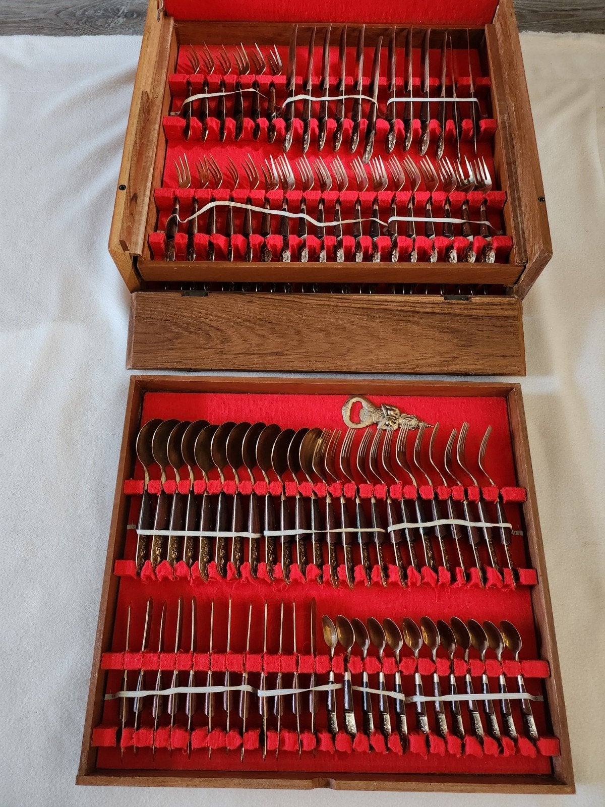 Thais bestekset met houten handvatten en messing deta, Ophalen of Verzenden