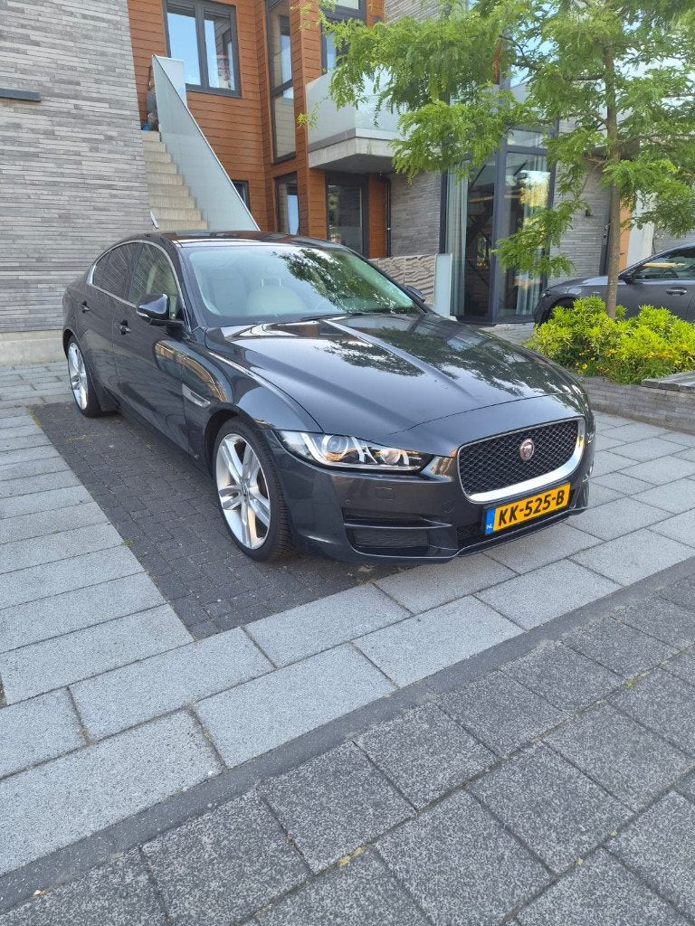 *Jaguar XE 2.0 D Portfolio * Grijs/Wit leder–Full Options!*, Achterwielaandrijving, 1800 kg, 4 cilinders, 1465 kg
