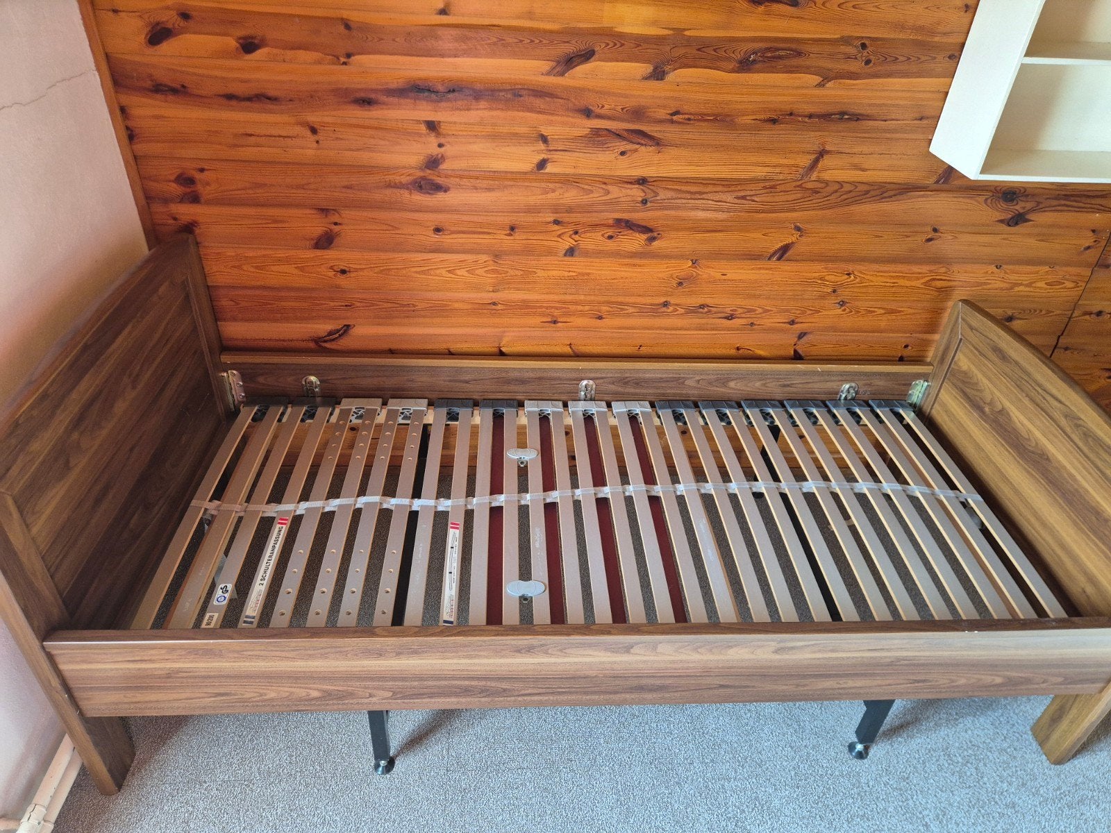Houten bedframe met lattenbodem, Ophalen