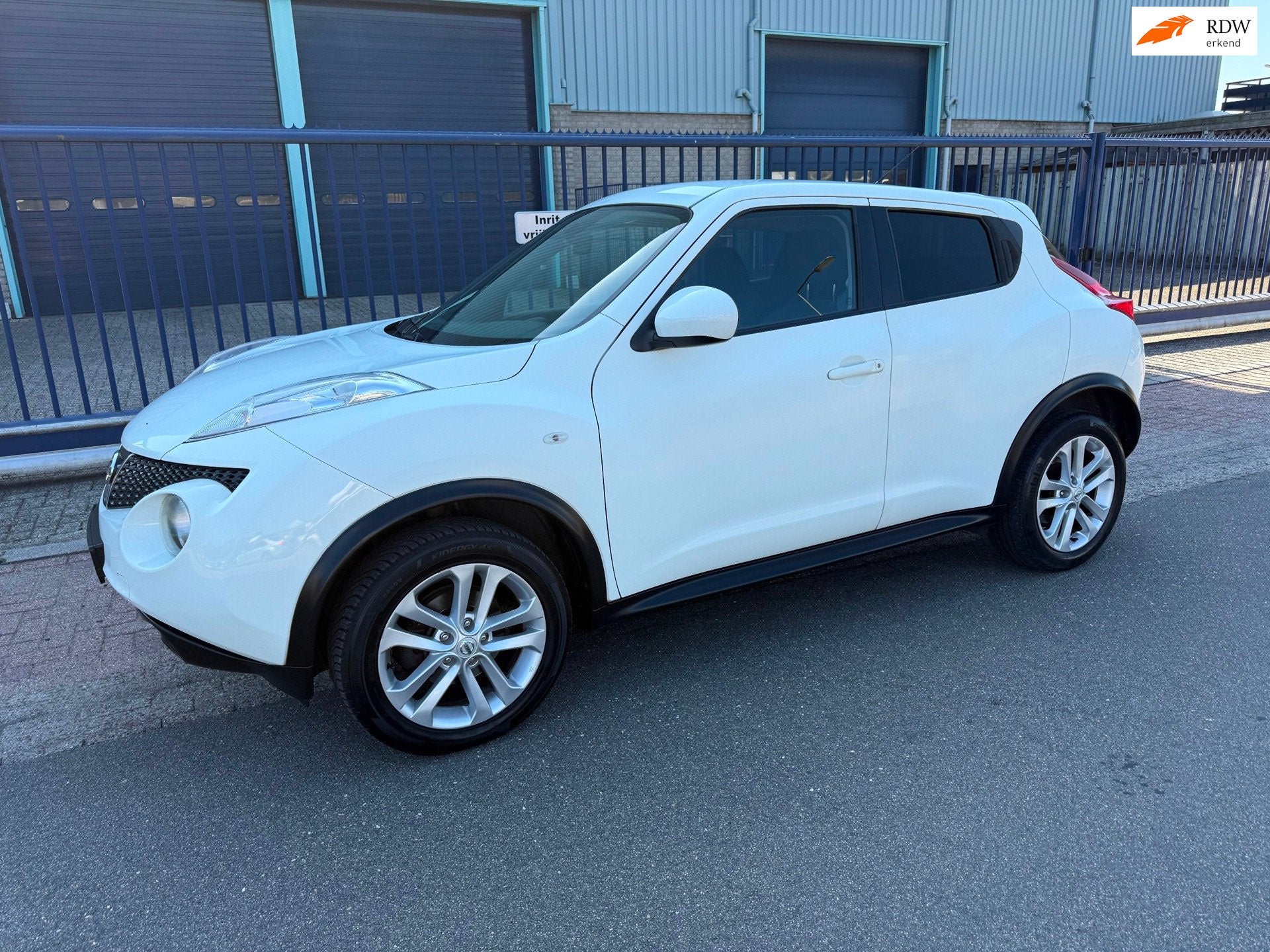 Nissan Juke 1.6 ACENTA AUT. *155.129 KM*CLIMA*CV*17 INCH, Euro 5, Stof, 4 cilinders, Wit