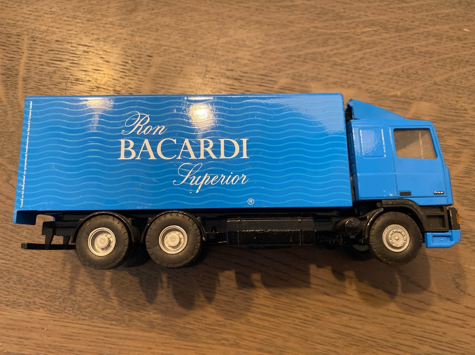 Dinky Toys Bacardi vrachtwagen - Modelauto, Hobby en Vrije tijd, Overige merken, Gebruikt, 1:32 tot 1:50, Ophalen of Verzenden