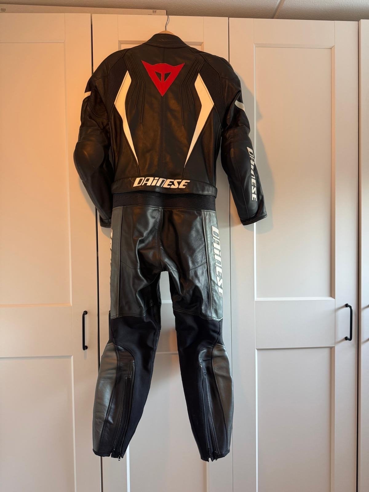 Dainese leren combipak voor Heren - Zwart/Wit/Rood, Motoren, Ophalen, Tweedehands, Heren, Combipak