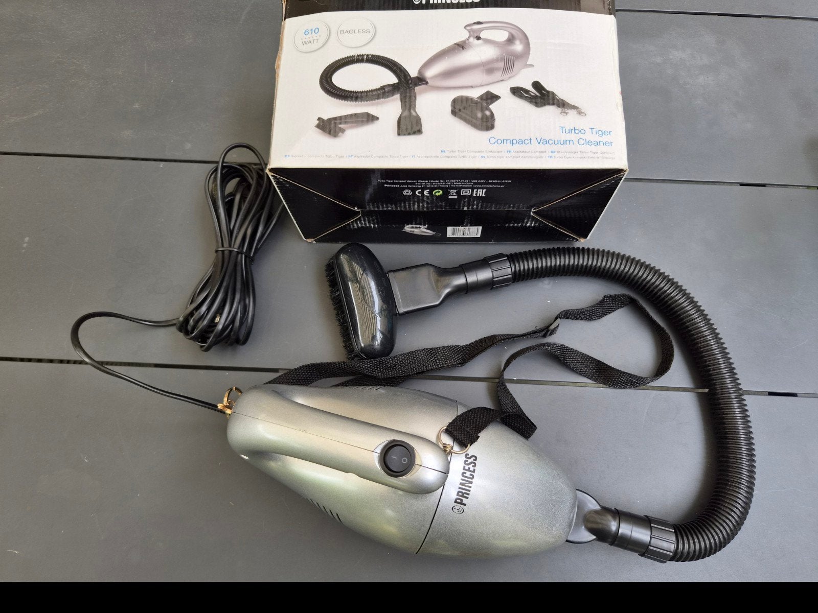 Princess Turbo Tiger Compact Stofzuiger 610W, Overige merken, Gebruikt, Geschikt voor harde vloeren, Kruimeldief