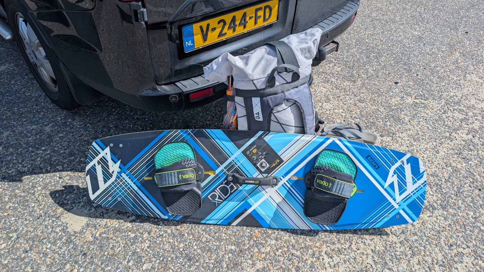 GEZOCHT: Verloren Kiteboard RENESSE/ BROUWERSDAM, Twintip, Kiteboard, Ophalen of Verzenden, Zo goed als nieuw