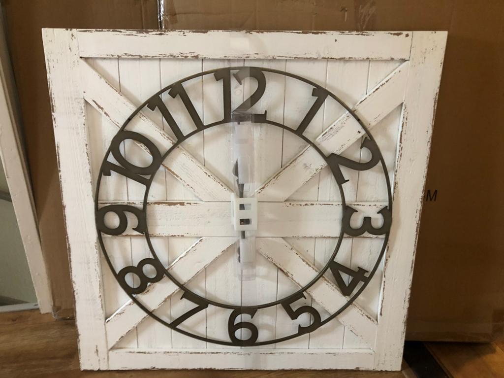 Grote landelijke / brocante  wandklok - Wit hout & metaal, Huis en Inrichting, Woonaccessoires | Klokken, Ophalen, Nieuw, Analoog