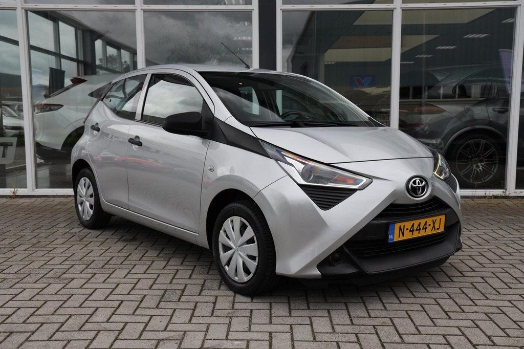 Toyota Aygo 1.0 VVT-i x-fun|Airco|Elek. Ramen|Bluetooth|, Auto's, Voorwielaandrijving, Gebruikt, Euro 6, 4 stoelen