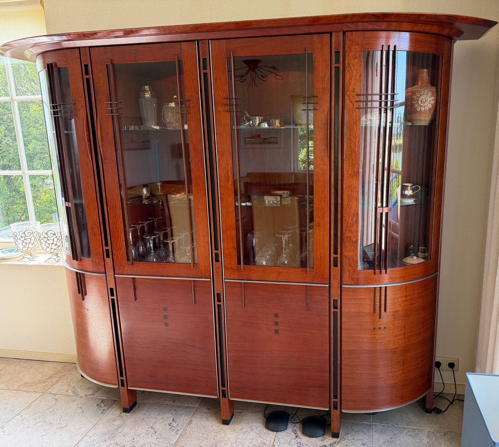 Schuitema decoforma art deco dubbele vitrinekast, Ophalen