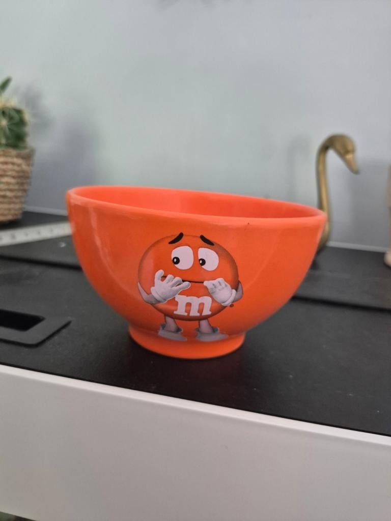 M&M's Schaaltje Oranje - Zo goed als nieuw, Porselein of Keramiek, Schaal, Rond, Ophalen of Verzenden