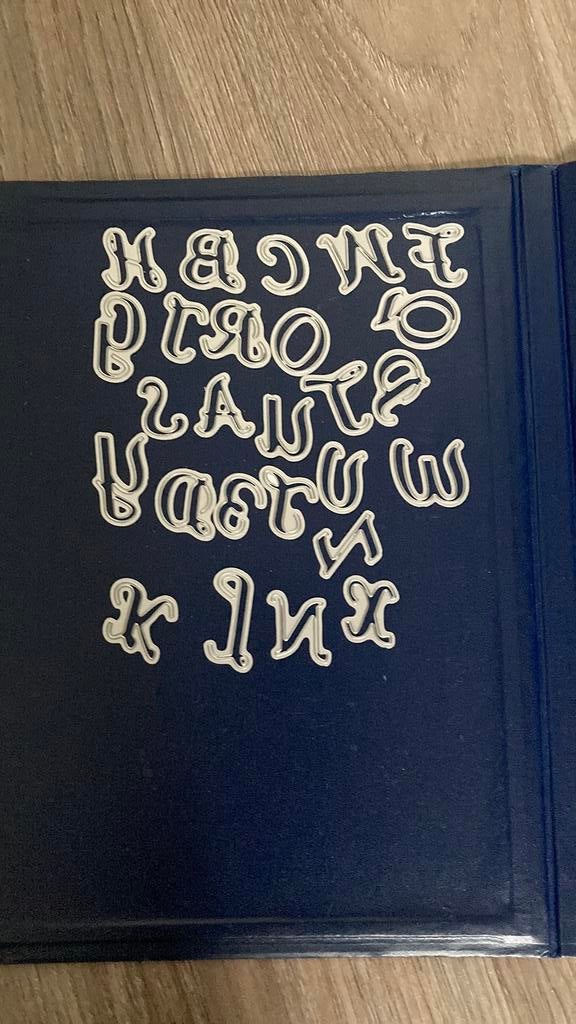 Snijmallen sierlijke letters Alphabet, Ophalen of Verzenden, Zo goed als nieuw, Overige thema's, Pons of Mal