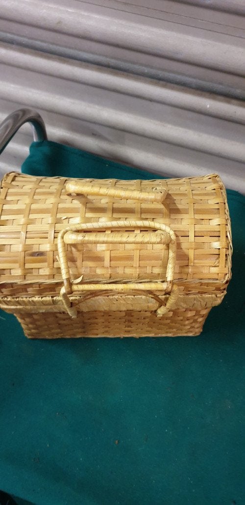 rieten mandje met klep, Ophalen of Verzenden, 'T Olde Gre-j, Info@toldegrej.nl, Endepoelstraat 20f Didam