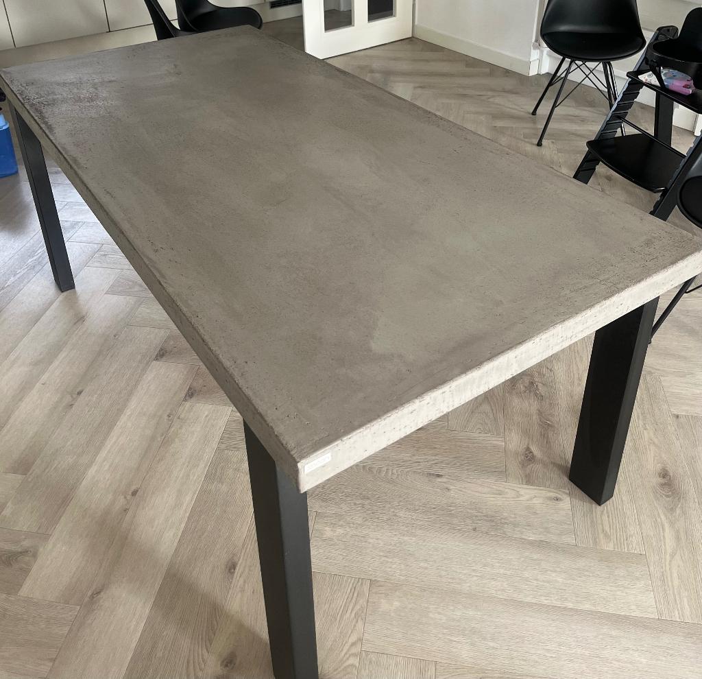 Eettafel xooon, Huis en Inrichting, Tafels | Eettafels, Ophalen, Overige materialen, 50 tot 100 cm, Zo goed als nieuw