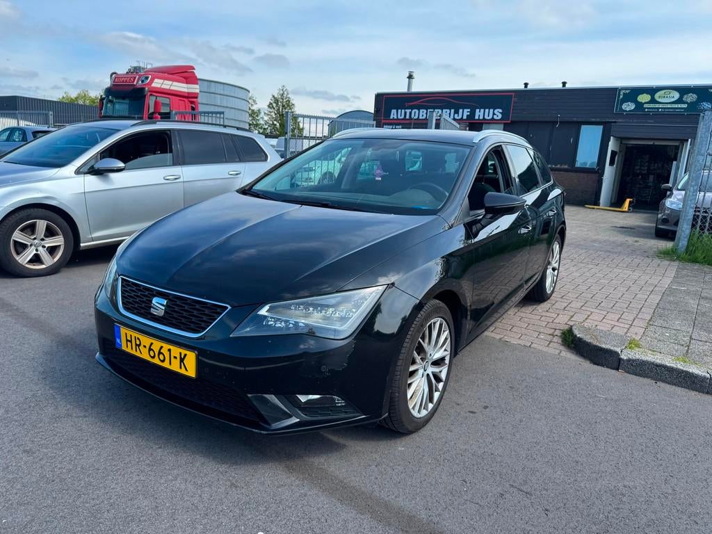 Seat Leon ST 1.6 TDI DSG-AUTOMAAT EURO 6 NAVI/CLIMA/CAMERA, Auto's, Seat, Gebruikt, Euro 6, 4 cilinders, Zwart