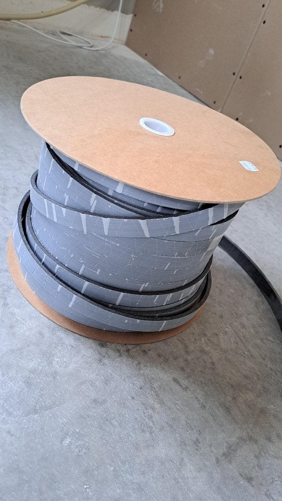 Metal Stud Foamband 5x20mm (rol à 100m¹) nieuw, Ophalen of Verzenden, Nieuw, Overige typen