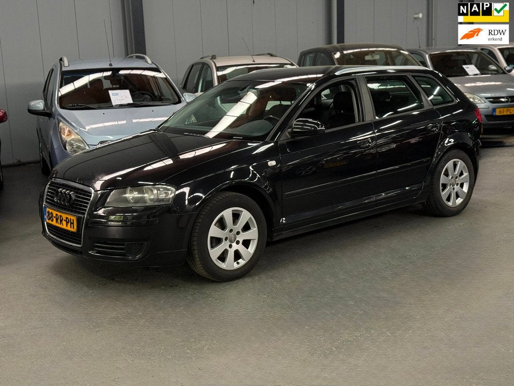Audi A3 Sportback 2.0 FSI Ambiente KETTING HOORBAAR, Auto's, Audi, Voorwielaandrijving, Gebruikt, 4 cilinders, Zwart