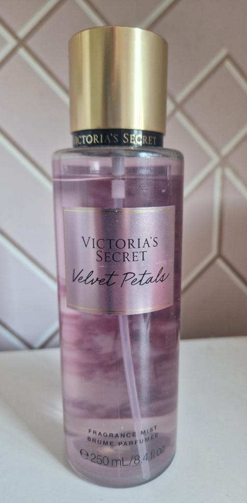 Victoria's Secret Velvet Petals Fragrance Mist 250ml, Ophalen, Nieuw