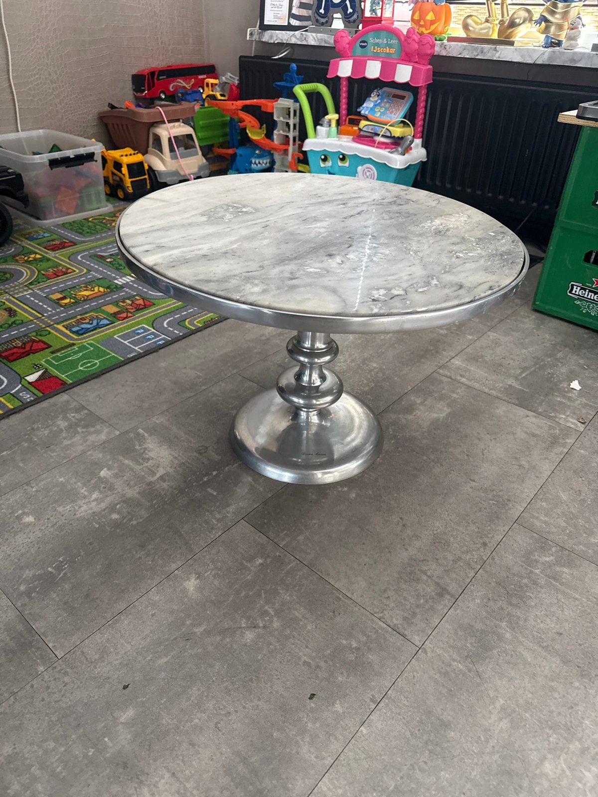 Riviera Maison bijzettafel, rond marmeren blad, 40 cm hoog, Huis en Inrichting, Tafels | Salontafels, Ophalen, Gebruikt, Rond