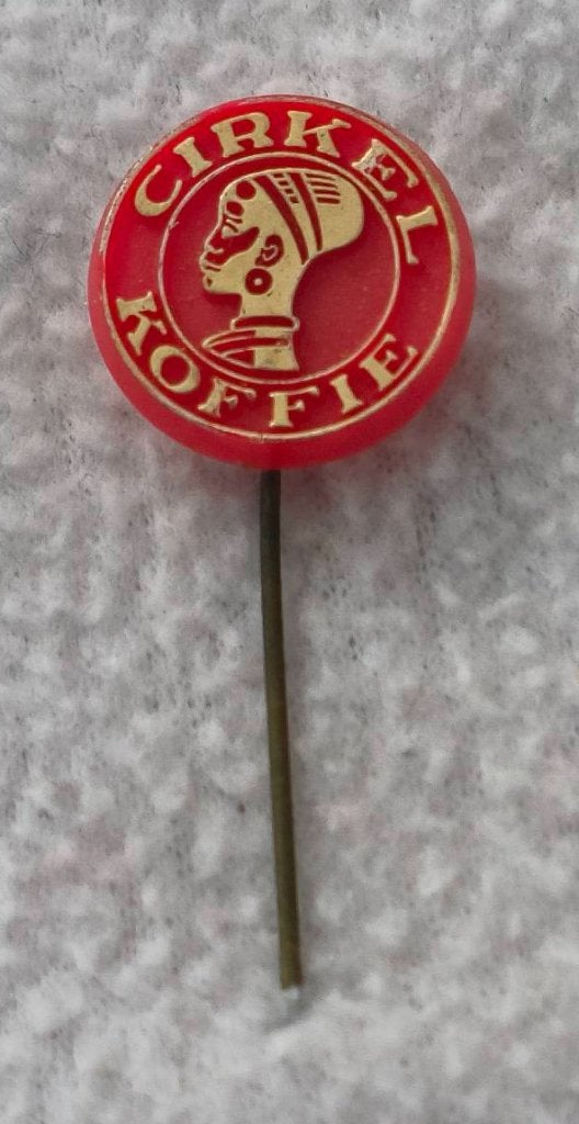 Speldje Cirkel koffie, Ophalen of Verzenden, Zo goed als nieuw, Merk, Speldje of Pin