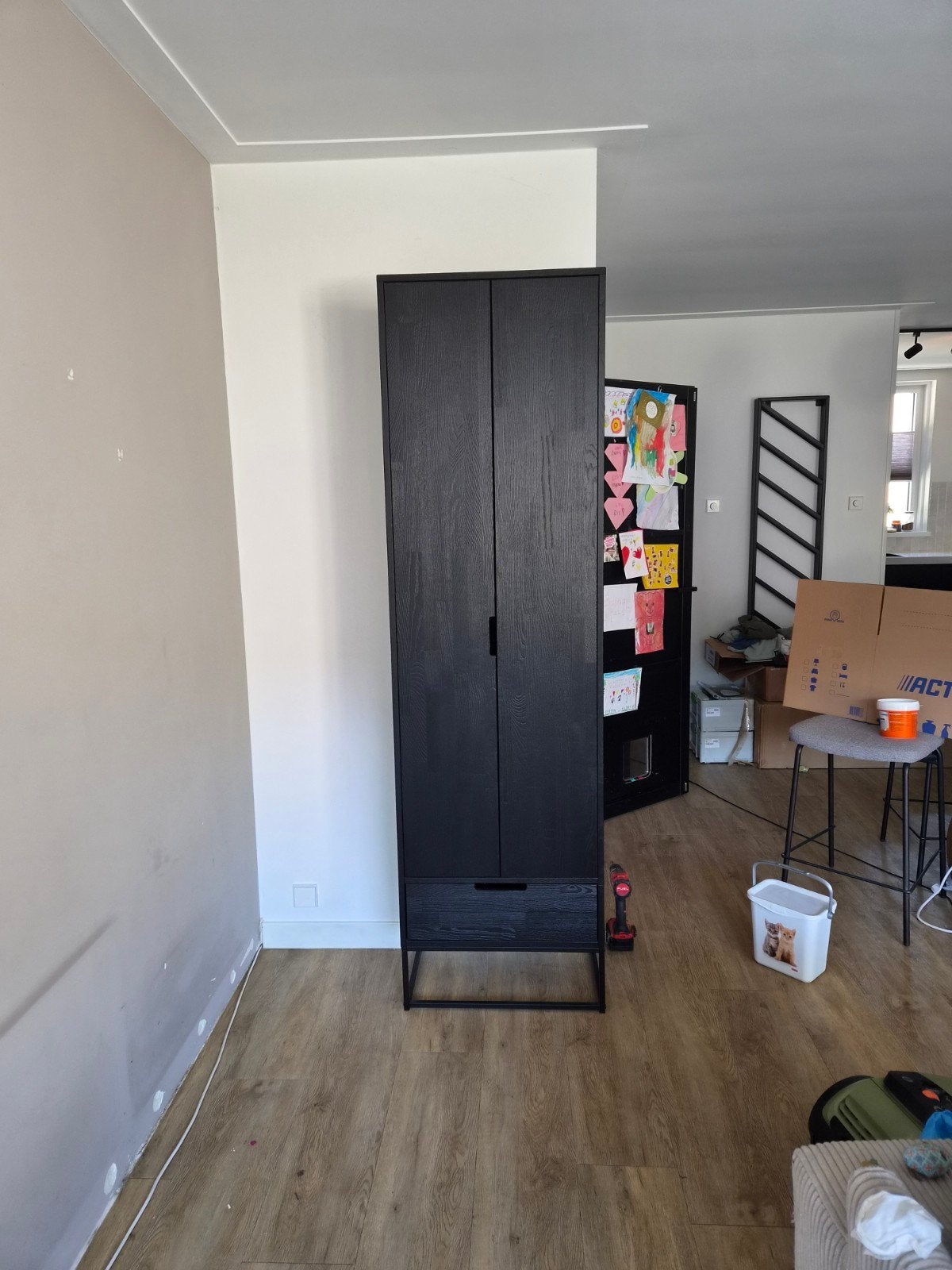 WOOOD Silas Hoge Kast Essen Blacknight - Zeer goede staat, Ophalen, 200 cm of meer, Eikenhout, Met lade(s)
