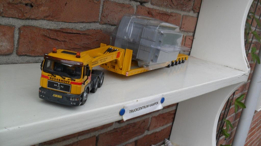 Corgy  Man  met  dieplader  van  Nederhoff., Ophalen of Verzenden, Zo goed als nieuw, Bus of Vrachtwagen