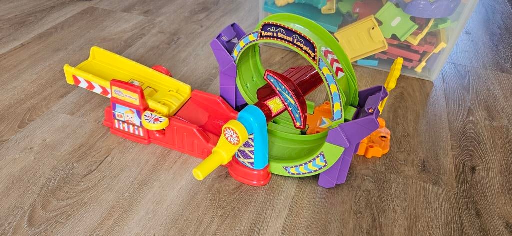Toet toet Stunt & Race looping + veel wegdelen en auto's, Ophalen, Gebruikt