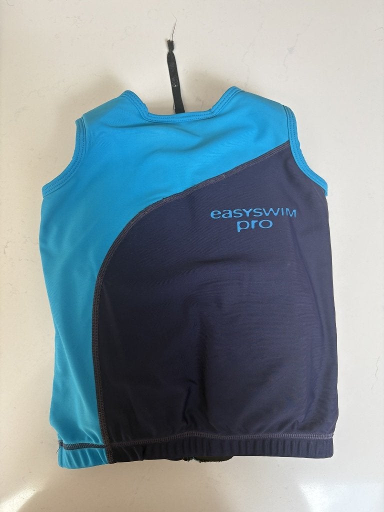 EasySwim Pro zwemvest maat M 17-22 kg blauw, Kinderen en Baby's, Kinderkleding | Kinder-zwemkleding, Ophalen, Gebruikt, Jongen of Meisje