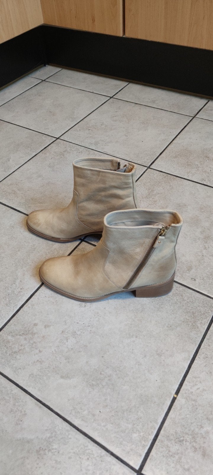 MANFIELD ongedragen enkel laarzen maat 38, Kleding | Dames, Schoenen, Ophalen of Verzenden, Zo goed als nieuw, Beige