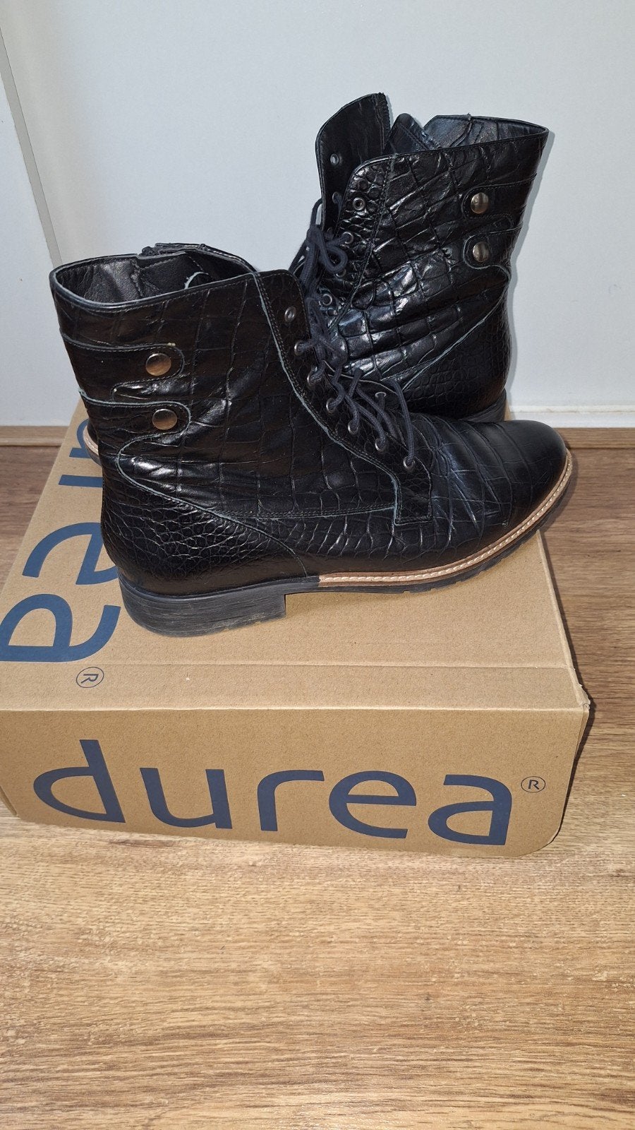 durea maat 6 h, Ophalen of Verzenden, Zo goed als nieuw, Zwart, Sneakers of Gympen