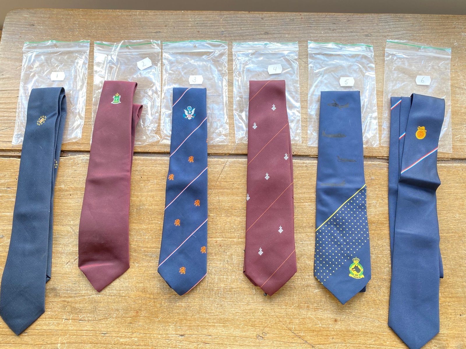 23 Militaire stropdassen. Diverse onderdelen / afdelingen., Ophalen of Verzenden, Overige soorten, Nederland, Kleding of Schoenen