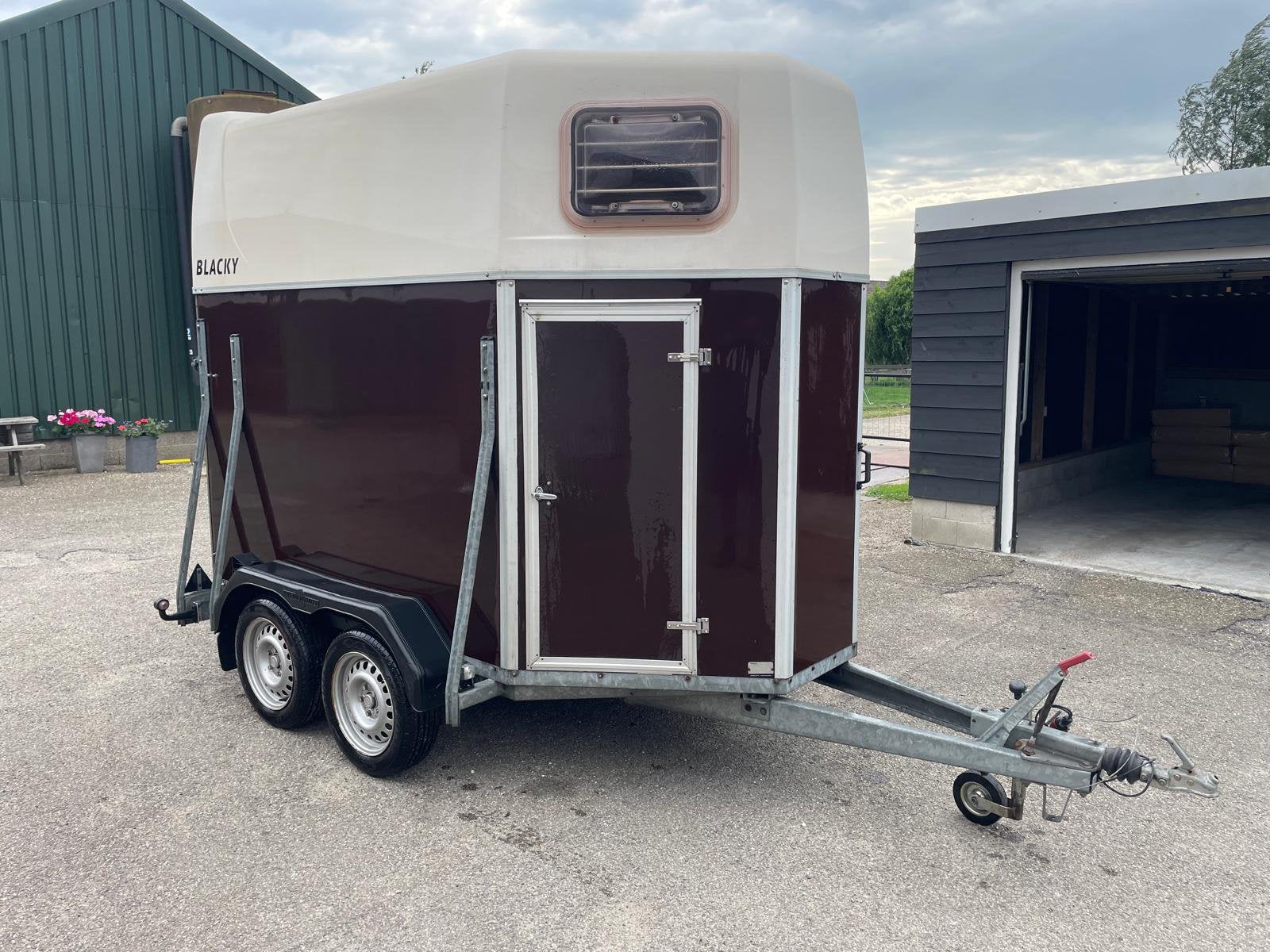 Dubbele paarden trailer, Dieren en Toebehoren, Paarden en Pony's | Trailers en Aanhangwagens, Ophalen of Verzenden, Gebruikt, Hout