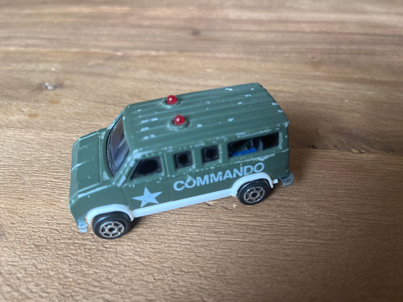 Majorette Fourgon "Commando" (279/234) Militair Busje Jaren, Ophalen of Verzenden, Gebruikt