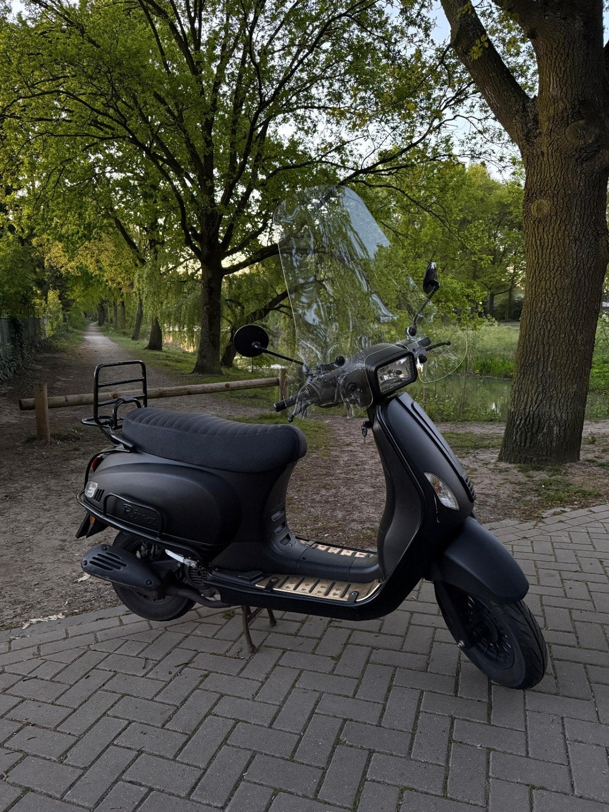 Zwarte BTC Riva Scooter  2019 - Zo goed als nieuw, Ophalen of Verzenden, Zo goed als nieuw, Overige typen, Overige merken
