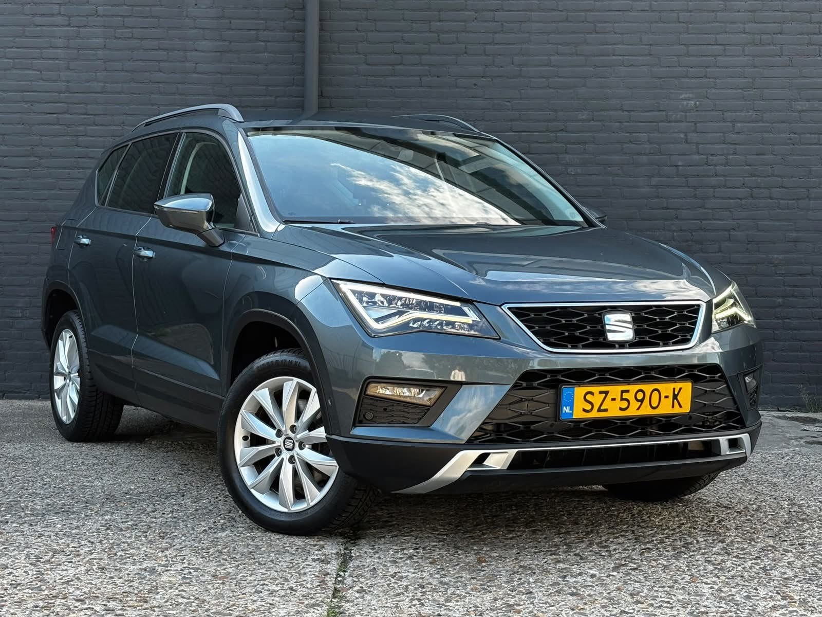 Seat Ateca 1.0 EcoTSI Style Business Intense CARPLAY|CAMERA|, Auto's, Voorwielaandrijving, Dealer onderhouden, Stof, Gebruikt
