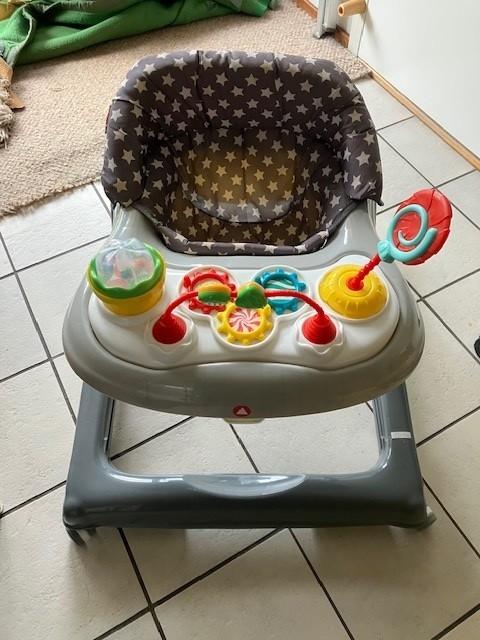 Loopstoeltje, Ophalen, Zo goed als nieuw, Overige typen, Met wieltjes