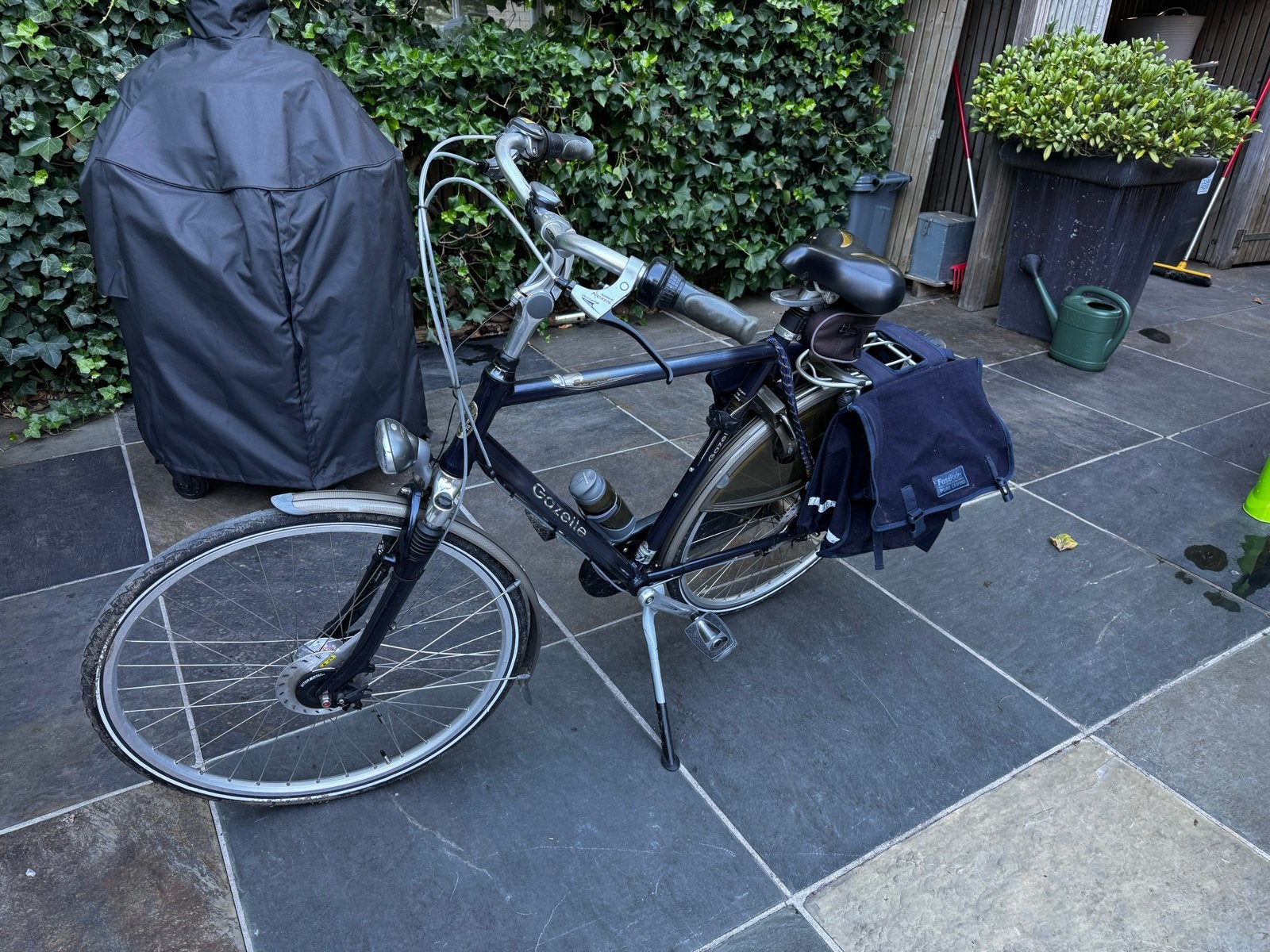 Foto 5 van Excl. Gazelle fiets Goldline met 8 versnell. en fietstassen