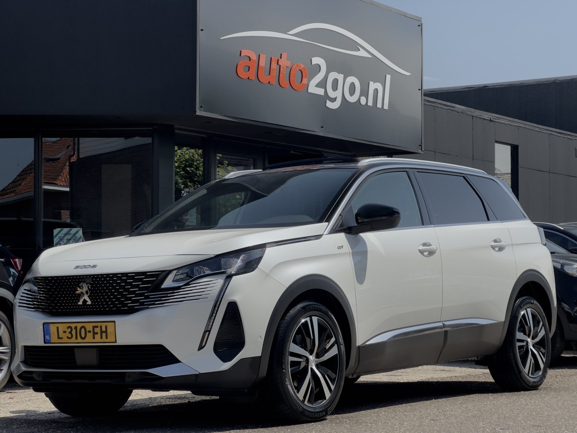 Peugeot 5008 1.2 AUT8 GT. 7PERS PANODAK LEDER NAVI CAMERA DI, Gebruikt, 1199 cc, 7 stoelen, Wit