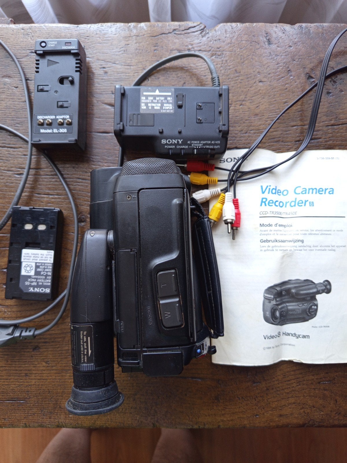 Sony CCD-TR350E Video 8 Camera Recorder met accessoires, Ophalen of Verzenden, 8mm, Camera